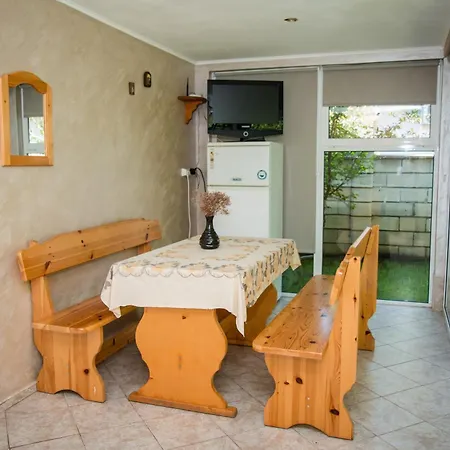 Summer House Christie