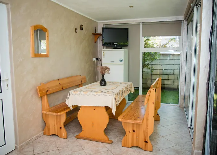 Summer House Christie