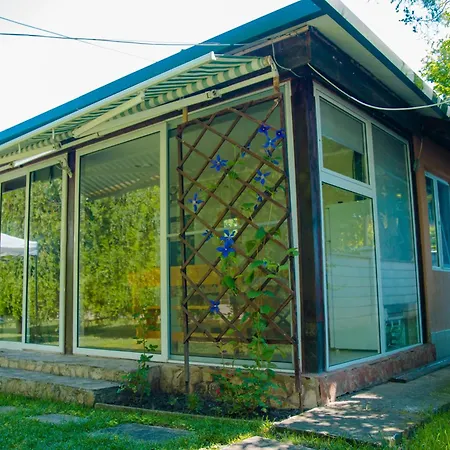 בית הארחה Summer House Christie