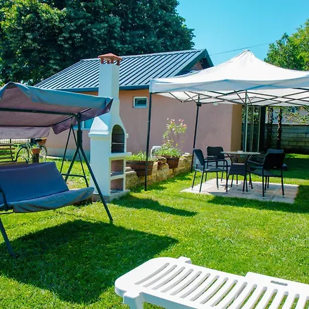 בית הארחה Summer House Christie קראפץ
